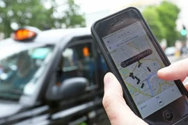 Dịch vụ đi xe sang giá bình dân “đặt gạch” ở VN