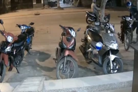 Trộm xe trong nháy mắt chỉ bằng một cú xoay tay