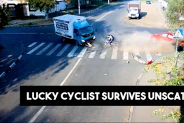 5 pha thoát hiểm trong gang tấc khiến người xem "rụng tim"