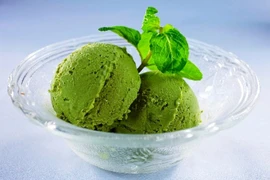 Cách làm kem khoai sọ trà xanh ngon không cưỡng nổi