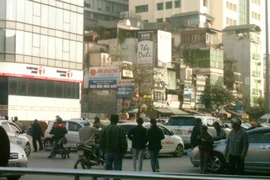 Cò vé tàu Tết: “Ăn” 300.000 đồng/vé