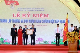 Trường THPT Chuyên Hùng Vương - tự hào 40 năm thắp lửa