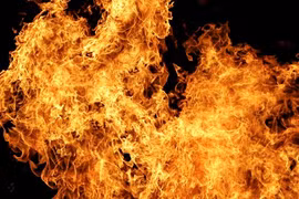 Vụ tự thiêu tại TP HCM: Nạn nhân tử vong, bạn đến chơi bị thương