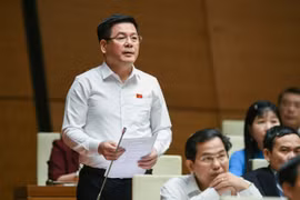 Bộ trưởng Công thương trả lời chất vấn về tình trạng khan hiếm xăng