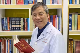 GS. AHLĐ. Nguyễn Anh Trí: “Có cuốn sách đã 'bẻ ghi' cuộc đời tôi“