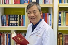GS. AHLĐ. Nguyễn Anh Trí: “Có cuốn sách đã 'bẻ ghi' cuộc đời tôi“
