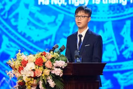 Lắng nghe đại diện học sinh Hà Nội tri ân thầy cô