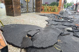 Đồng Nai: Đường tiền tỷ ở thị trấn Hiệp Phước "biến mất" sau cơn mưa?