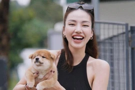 Ảnh: "Cô dâu Hà Nội" khoe body điểm 10 khiến dân mạng sôi sục