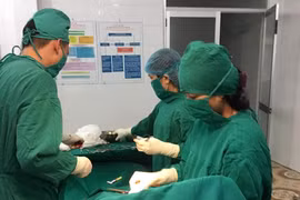 Bác sĩ hiến máu cứu sống sản phụ bị vỡ thai ngoài tử cung