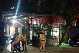 Khám nhà đối tượng Thảo đánh công an rớt xuống sông, phát hiện súng và kiếm