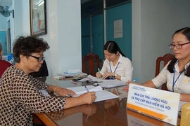 Nghỉ hưu trước tuổi, tiền lương hưu được tính như thế nào?