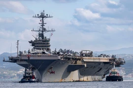 Tàu sân bay Mỹ va chạm tàu hàng trên Địa Trung Hải