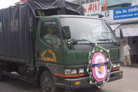 Đám tang người nhà CSCĐ huy động cả xe công