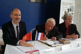 GS. Nguyễn Văn Hiệu được vinh danh tại Pháp