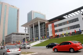 Ngắm những ngôi trường THPT chuyên hoành tráng ở Hà Nội