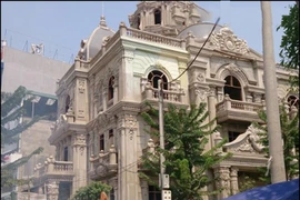 Biệt thự bề thế của “nữ hoàng chuối” Lào Cai bỏ hoang, rêu mốc