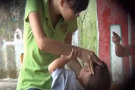 Bảo mẫu và “quan phụ mẫu“: Ai bạo lực hơn ai?