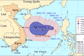 Bão số 10 hoành hành trên Biển Đông