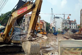 Soi căn hộ hạng sang D'.Le Roi Soleil và tiến độ thi công