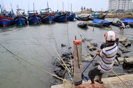 Khẩn trương ứng phó bão số 1 trên biển Đông