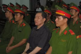 Xem Dương Chí Dũng bình thản tại tòa tuyên thuộc cấp 30 năm tù