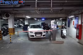 Chung cư Sông Hồng Park View cấm cư dân ra khỏi tòa nhà?