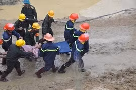 Thưởng nóng 350 triệu cho lực lượng giải cứu vụ sập hầm