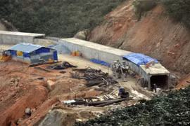 Thủy điện Đạ Dâng vắng tanh sau giải cứu 12 công nhân