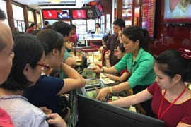 Cuối giờ sáng nay, vàng “bốc hơi” 1,7 triệu đồng/lượng