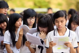 Đề thi tốt nghiệp THPT môn Tiếng Anh năm 2014