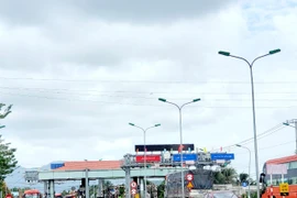 Khánh Hòa: Xả Trạm thu phí Cam Thịnh do lượng xe ùn ứ dài hơn 5 cây số