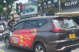 TP HCM xử phạt nhiều ô tô dán quảng cáo cá cược cờ bạc, tín dụng đen