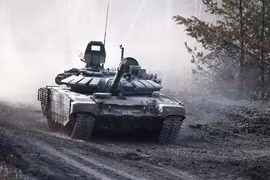 Cận cảnh quy trình nâng cấp xe tăng T-72 lên chuẩn T-72B3M