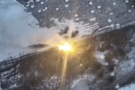 Khoảnh khắc vũ khí nhiệt áp Nga nổ tung tại Ukraine