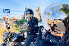 Đi xe máy, thuê ôtô riêng về quê ăn Tết vì sợ dịch