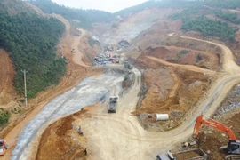 Xử lý nghiêm công trình “lậu” thi nhau mọc trên mặt bằng cao tốc Bắc - Nam 