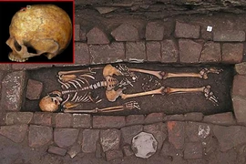 Phát hiện hài cốt của thai phụ vẫn 'sinh con' trong quan tài