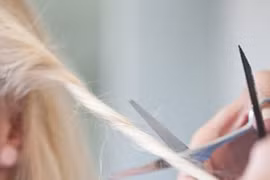 Phụ nữ Venezuela trước nạn cướp tóc... đem bán