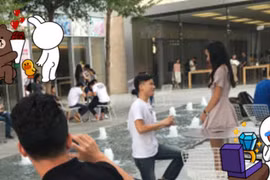 Chàng trai giả mua iPhone 7 để cầu hôn bạn gái 