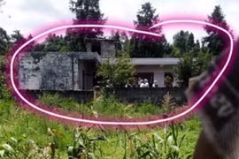 TQ: Ở nhà một mình, hai chị em chết thảm