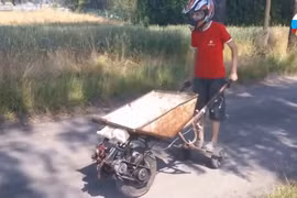 Xe đẩy tự hành siêu độc đáo ở Nga