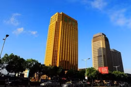 Người dân Trung Quốc hoa mắt vì tòa nhà ánh vàng