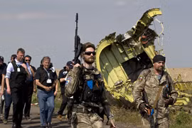 Buồng lái của máy bay MH17 bị cưa làm đôi