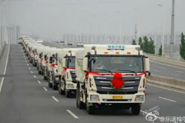 Trung Quốc: Chú rể đón dâu bằng 36 chiếc xe tải