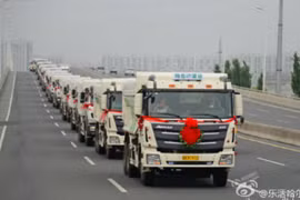 Trung Quốc: Chú rể đón dâu bằng 36 chiếc xe tải