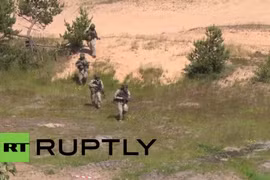 Video: NATO tập trận cách biên giới Nga 200 km