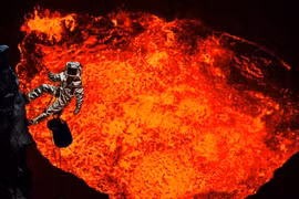 Rùng mình cảnh trèo xuống hồ dung nham nóng rực