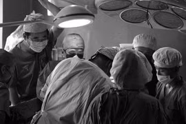 Ảnh hiếm chụp trong phòng mổ ở Triều Tiên