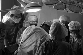 Ảnh hiếm chụp trong phòng mổ ở Triều Tiên